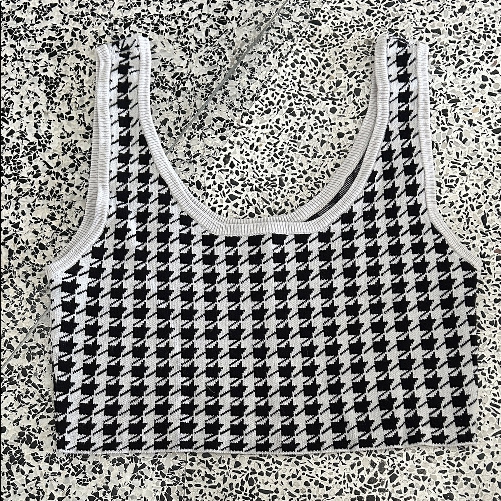 Garage Black and White Houndstooth Crop Top